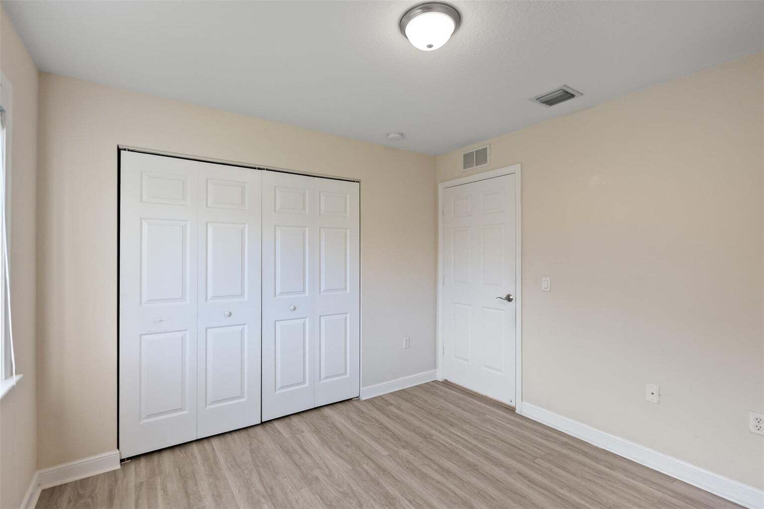 Building Photo - 6094 Live Oak Ct