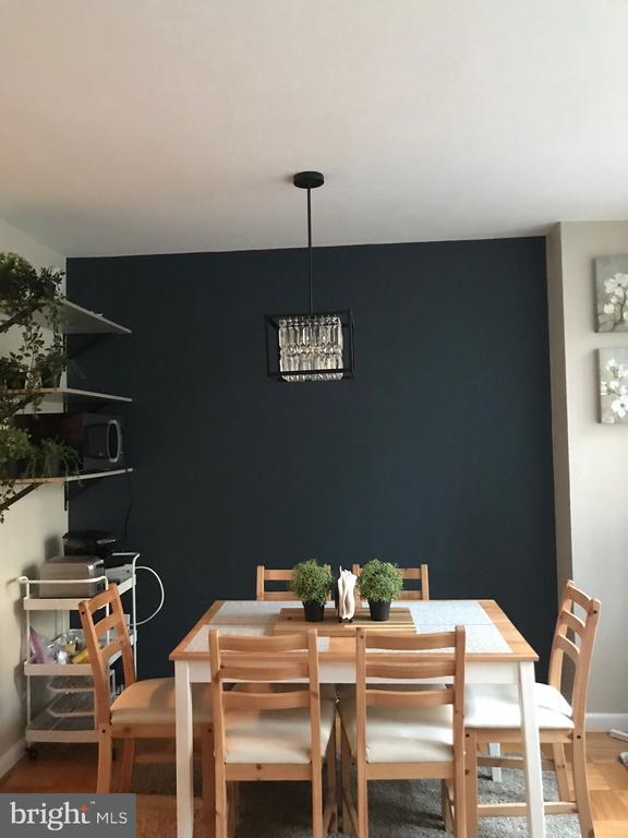 Building Photo - 522 21st St NW