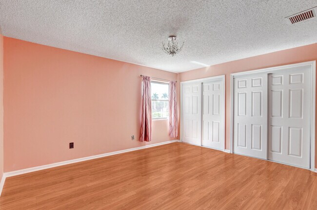 Building Photo - 11834 Donlin Dr