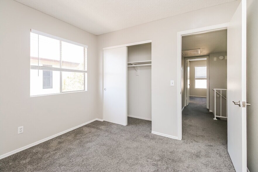 Building Photo - 4758 W Wahalla Ln