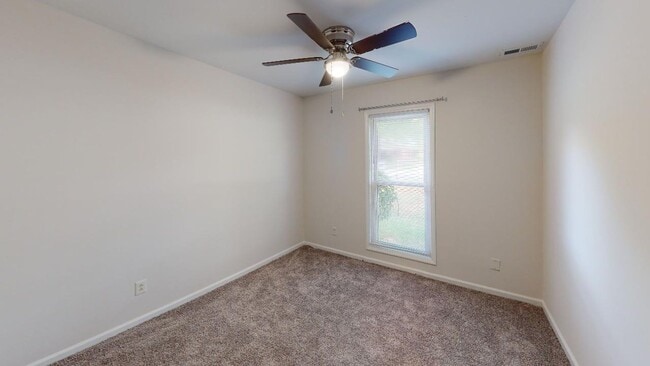 Building Photo - Updated 3 bed 2 bath in the tree lined Bir...