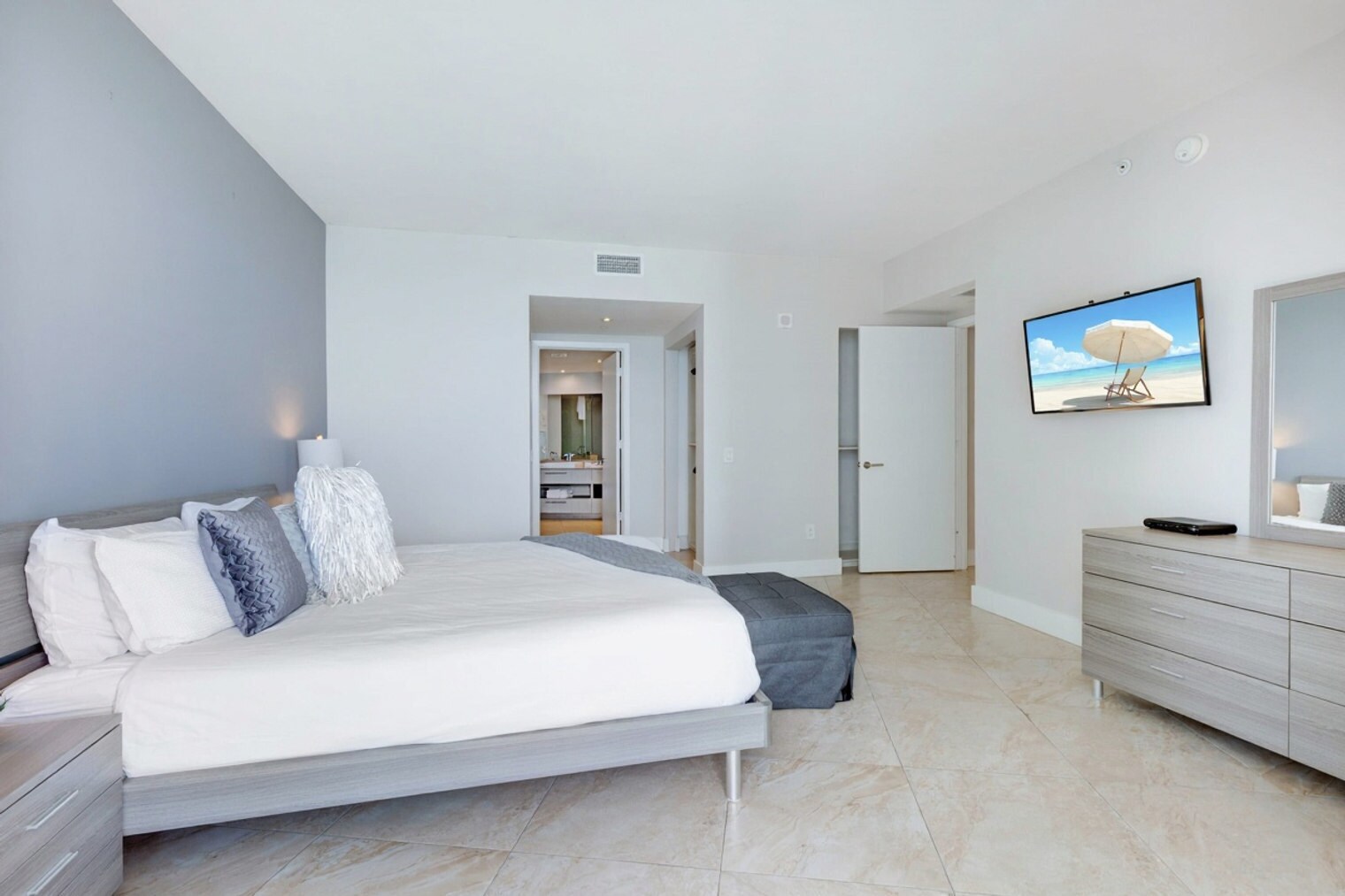 Building Photo - 4111 S Ocean Dr