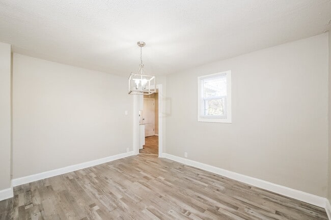 Building Photo - 3772 N Parker Ave