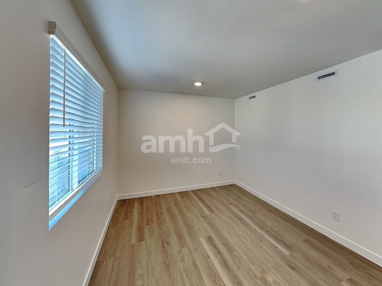 Building Photo - 9720 N Rancho Lozano