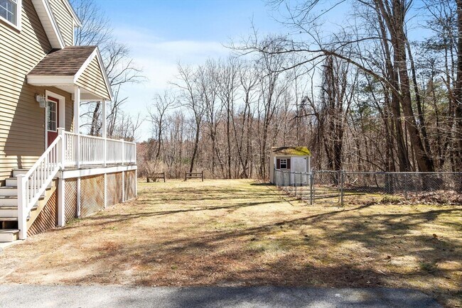 Building Photo - 27 Pine St