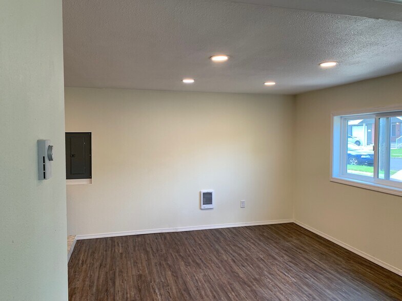 Dining - 5405 W Manor Crest St