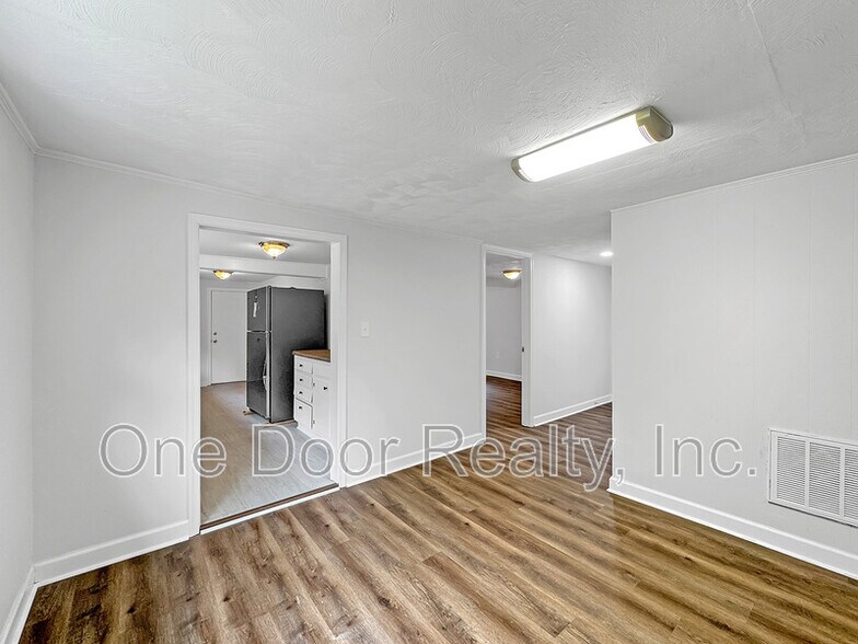 Building Photo - 165 Magruder Ave