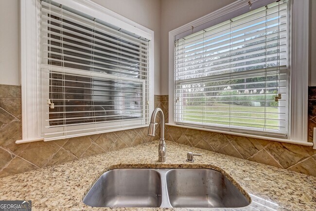 Building Photo - 950 Wilde Run Ct