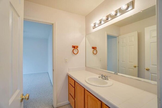 Building Photo - BEAUTIFUL FOUR BEDROOM HOME IN EAST COUNTY