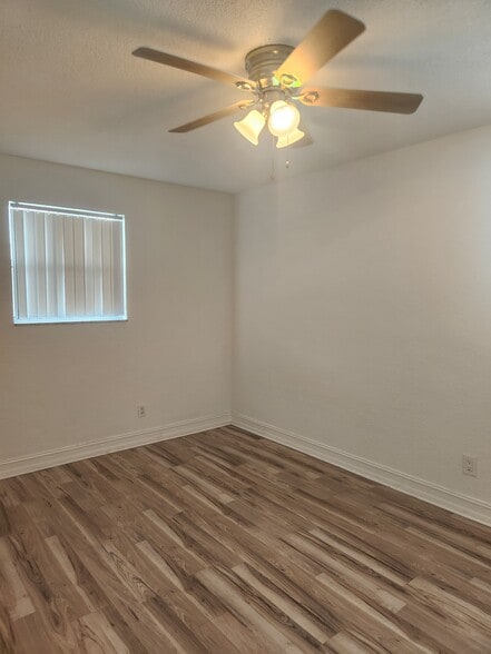 Building Photo - 439 Auburn Dr