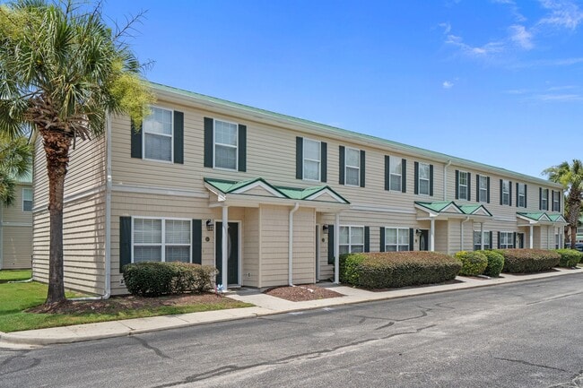 Building Photo - 2 bed, 2.5 bath pet friendly apartment for...