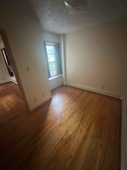 Building Photo - 26 William St