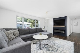 Building Photo - 340 Old Mill Ln