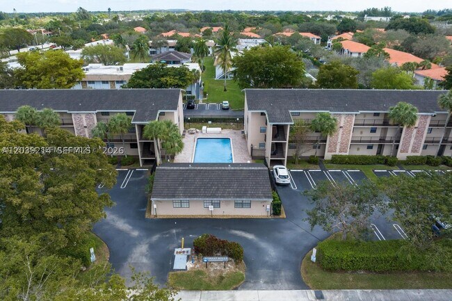Building Photo - 3351 NW 85th Ave