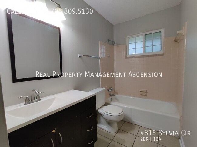 Building Photo - Spacious 2 Bed 1 Bath just off Bonny Oaks ...