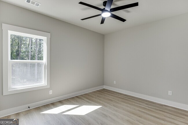 Building Photo - 125 Rains Rd