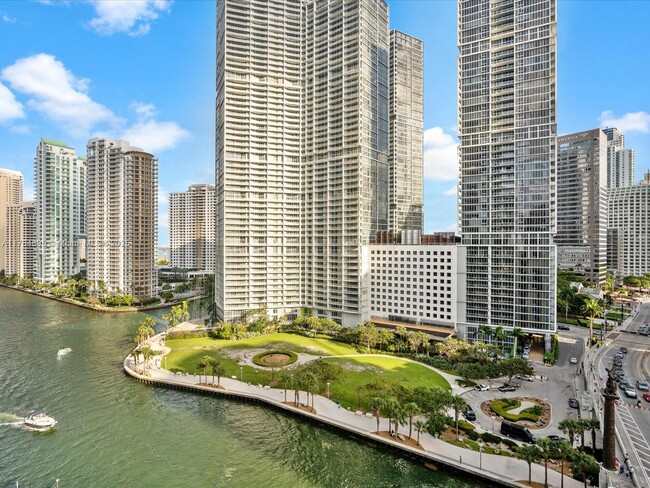 Building Photo - 200 Biscayne Blvd Way