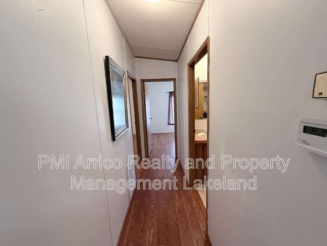 Building Photo - 1504 Valiant Dr