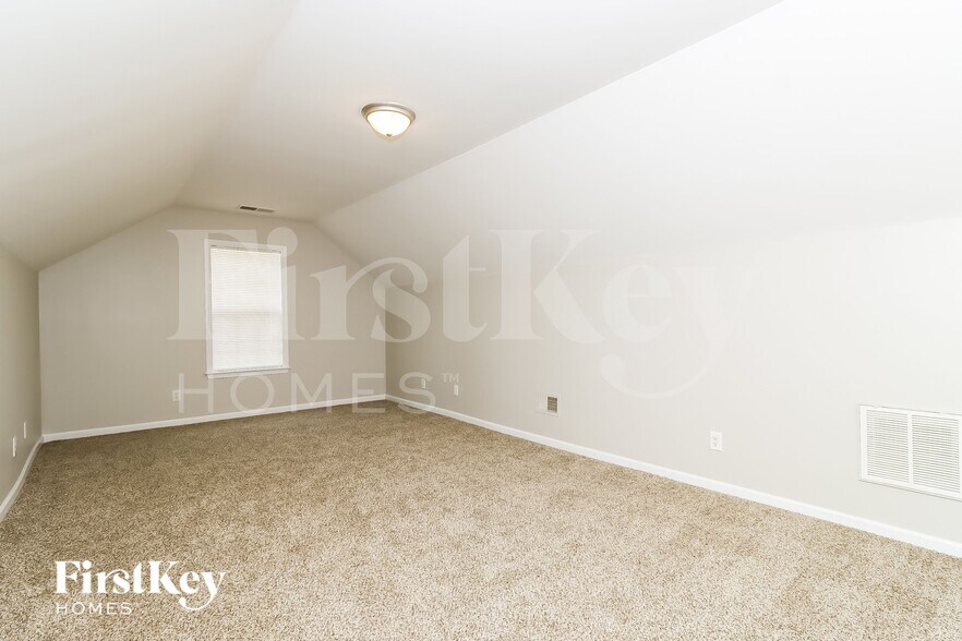 Building Photo - 103 Tilton Dr