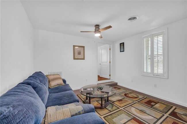 Building Photo - 307 Moore Ave