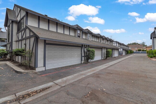 Building Photo - 3097 W Cheryllyn Ln