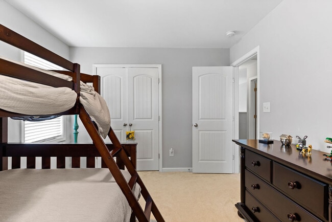 Building Photo - 135 Regatta Way