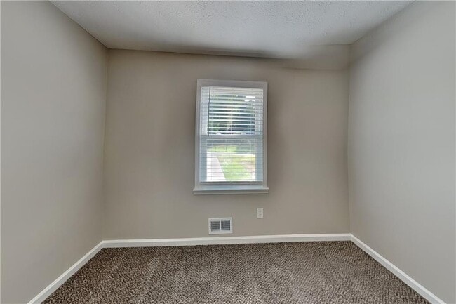 Building Photo - 97 Indian Trail Ct