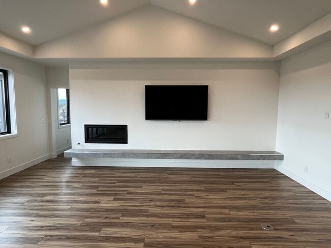 Building Photo - Gorgeous Tetherow 4 Bedroom + Office