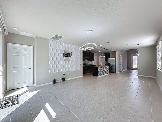 Building Photo - Wonderful like new and pet friendly home in Winter Haven