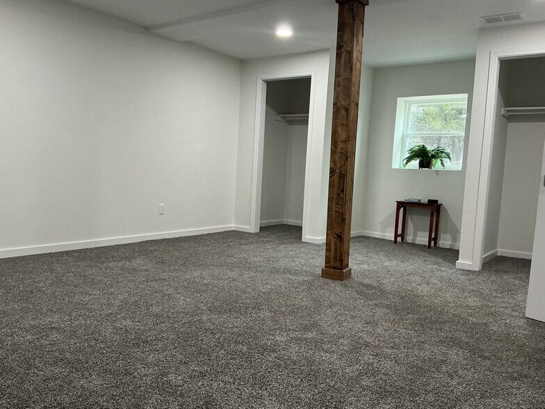 Building Photo - 4910 Pine Hall Rd