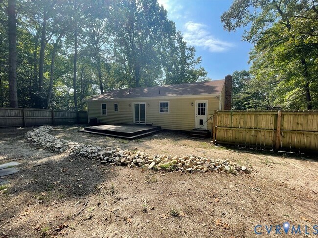 Building Photo - 115 Big Meadows Terrace