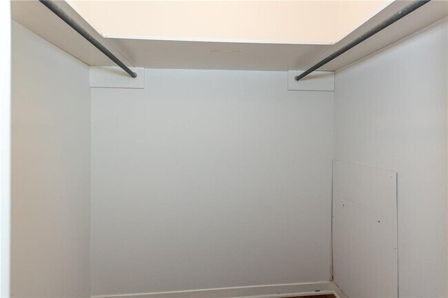 Building Photo - 2502 Trailside Dr