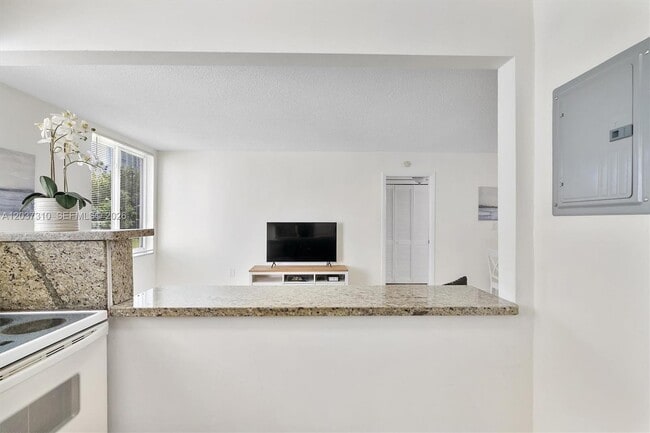 Building Photo - 250 180th Dr