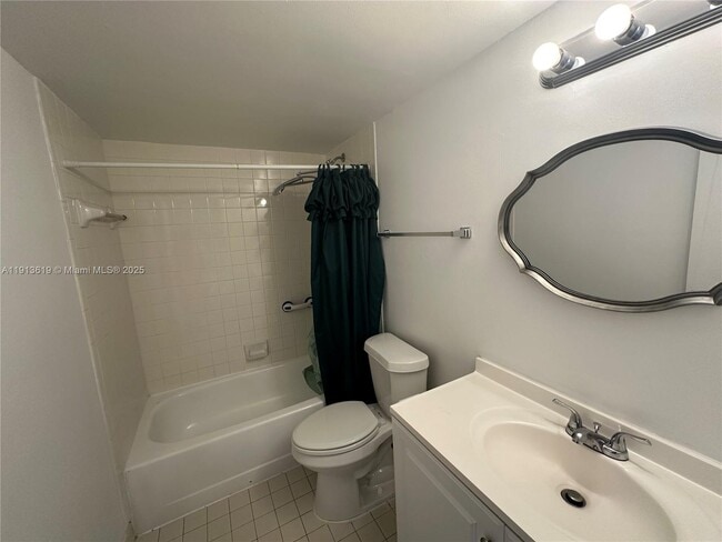 Building Photo - 1400 Jefferson Dr