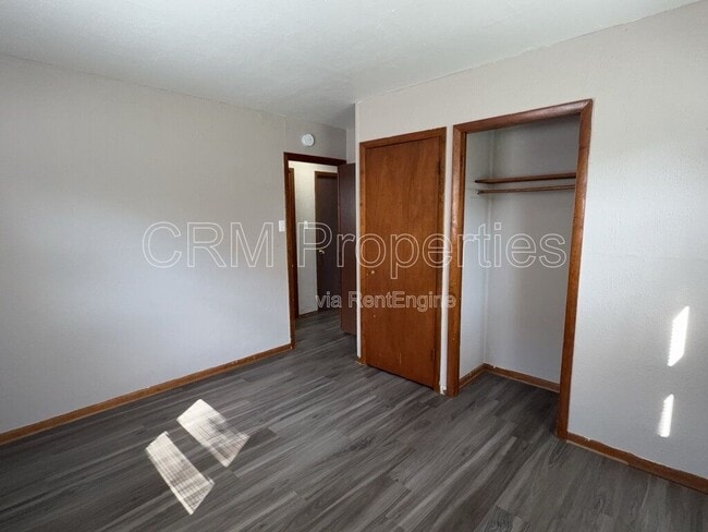 Building Photo - 1007 E North St