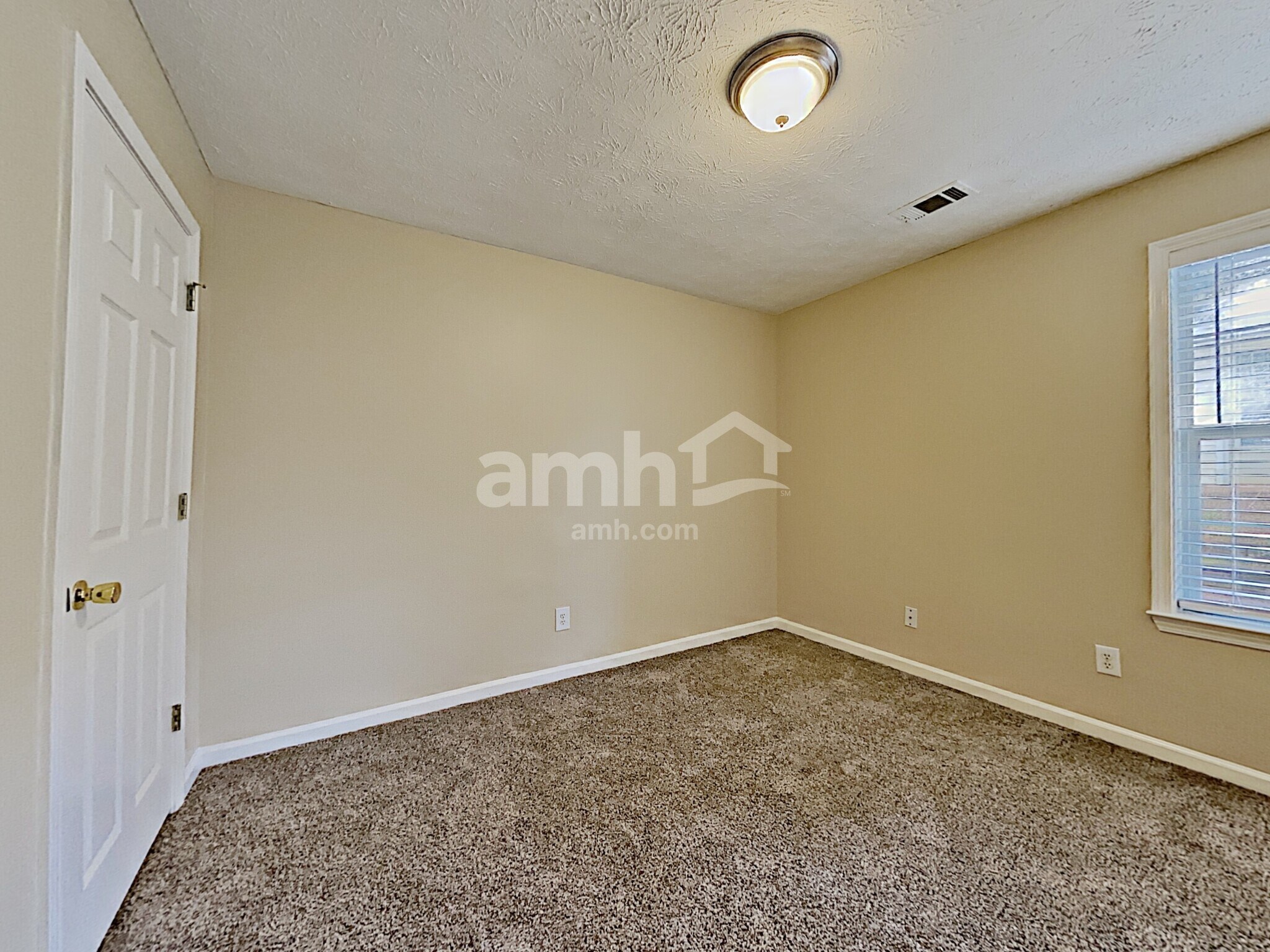 Building Photo - 451 Bellingham Dr