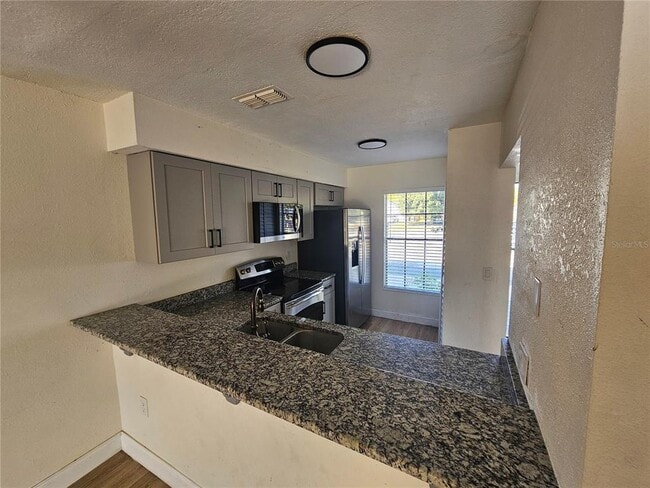 Building Photo - 1236 Dovehill Dr