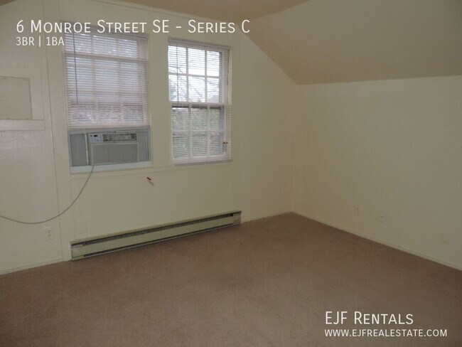 Building Photo - 6 Monroe St SE