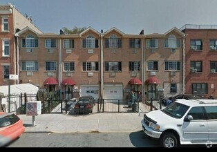 Building Photo - 994 Halsey St