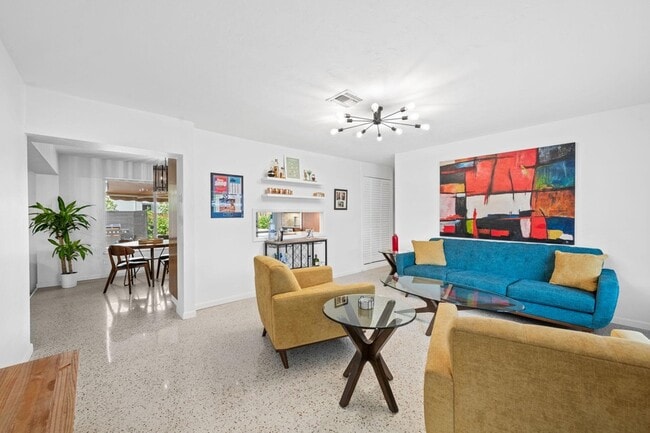 Building Photo - 409 NW 27th St