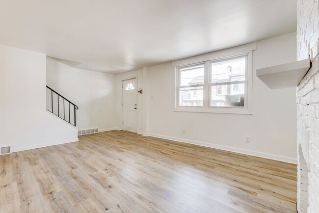 Building Photo - 215 Millbridge St