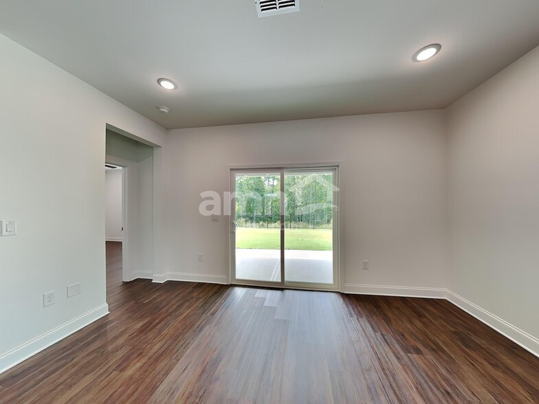 Building Photo - 177 Spruce Cir