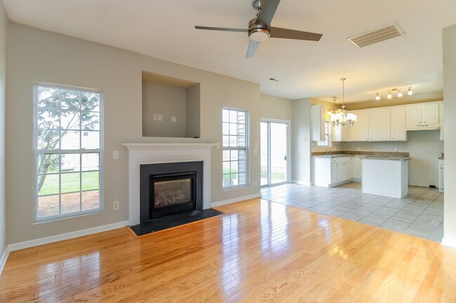 Building Photo - 1225 Hampton Park Dr