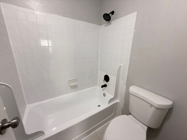 Building Photo - 208 Afton Square