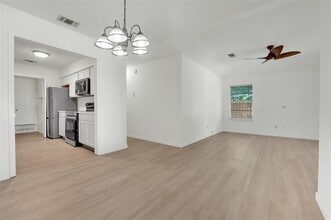 Building Photo - 1507 Bellaire Dr