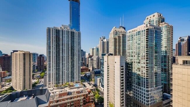 Building Photo - 635 N Dearborn St