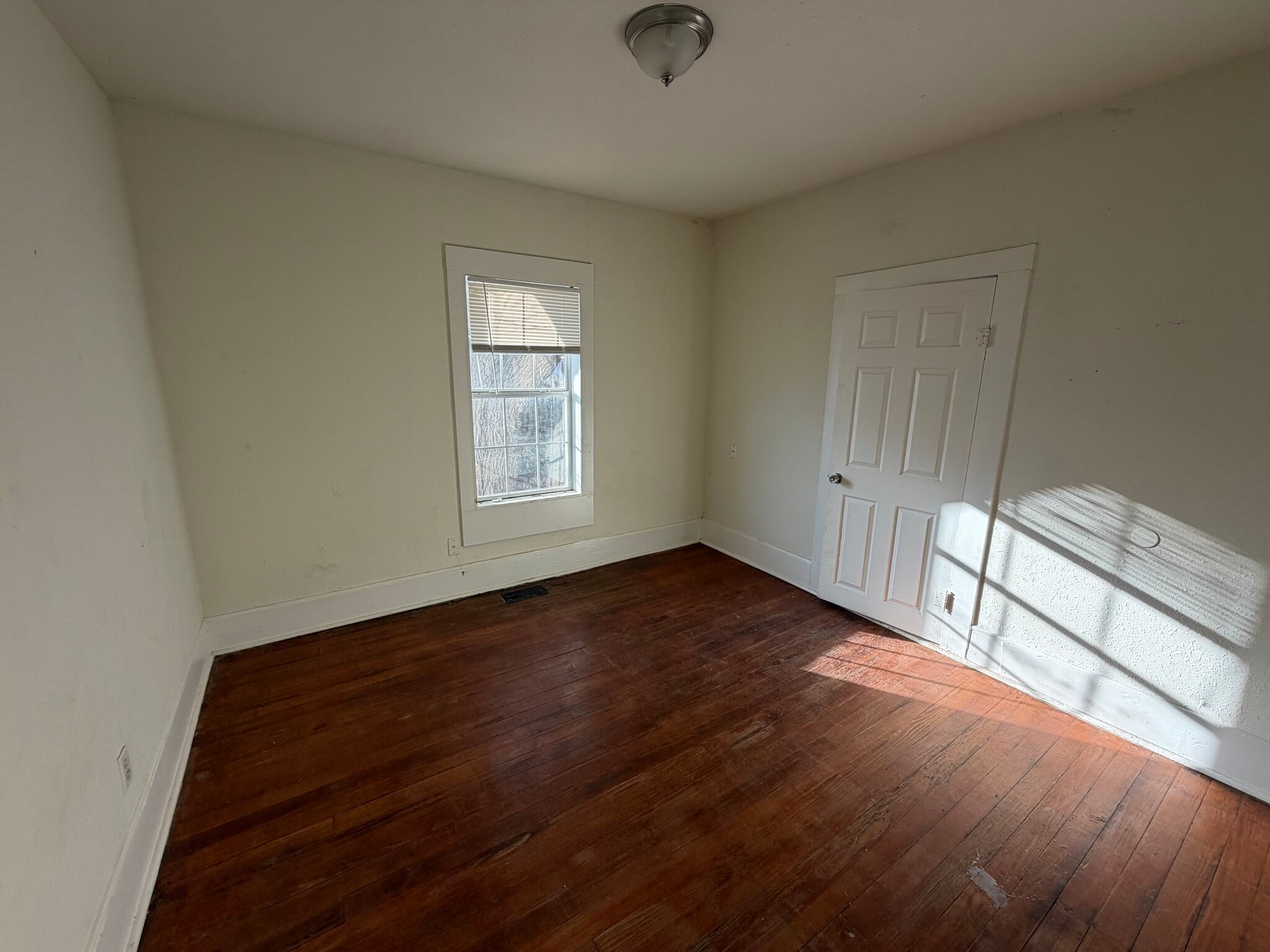 Building Photo - 2702 36th St