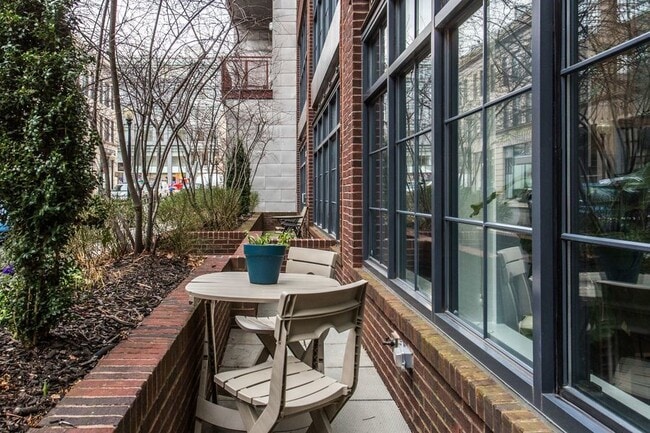 Building Photo - Logan Circle Loft with Garage Parking!