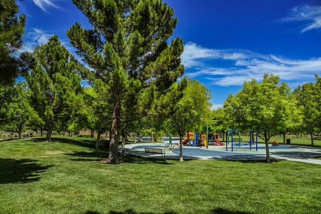 Building Photo - Welcome Home!  One Store Home