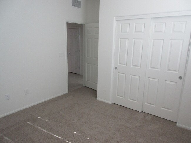 Building Photo - Brand new Beautiful 3bed 2bath townhome